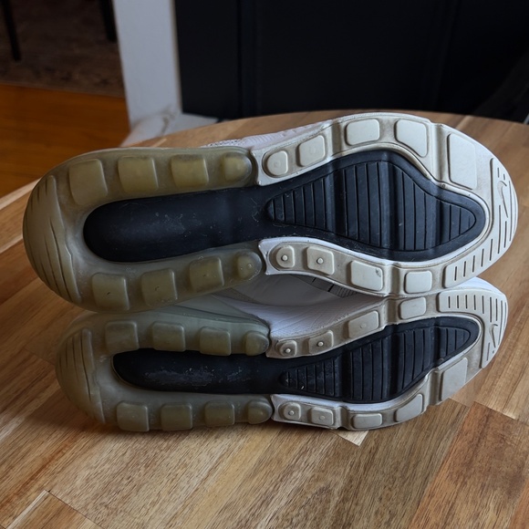 Women's Nike Air 270 White and Black Sneakers 8 UGC - Picture 6 of 6